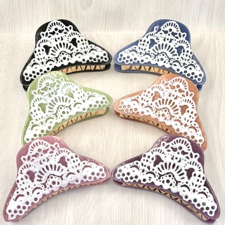 レース装飾のバンスクリップ