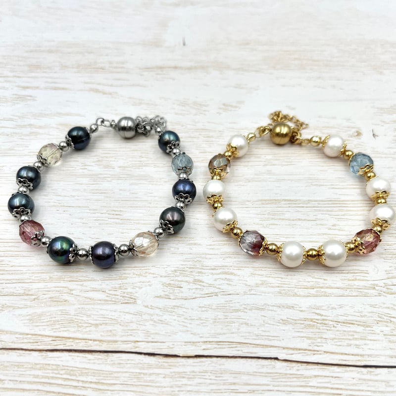 チェコビーズと淡水パールのブレスレット【金属アレルギー対応
