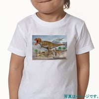 【加藤愛一】恐竜アート白Tシャツ 獲物をしとめたティラノサウルス