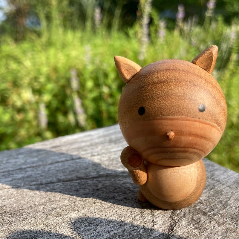 いやしどつぶつ 招き猫（右手） | 木工房・あき