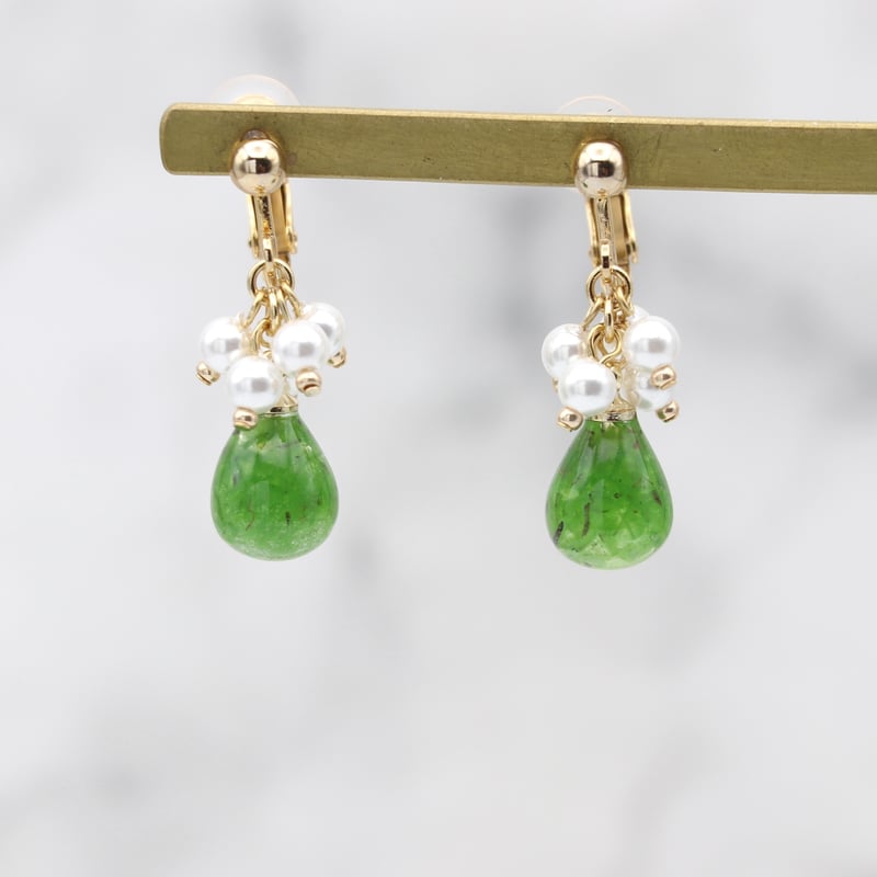 イヤリング・ピアス｜小粒パールと雫｜緑 | POOPOOPAPER