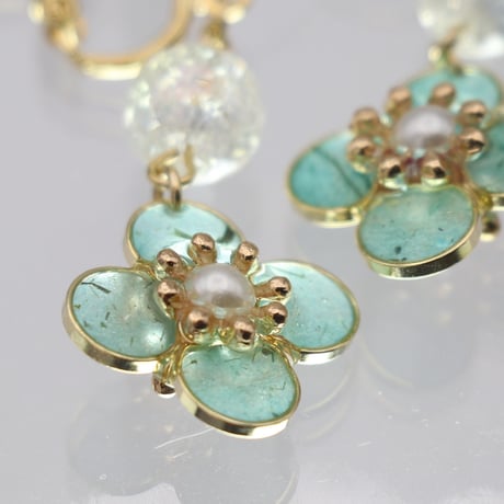 イヤリング・ピアス｜花とガラスビーズ｜水色