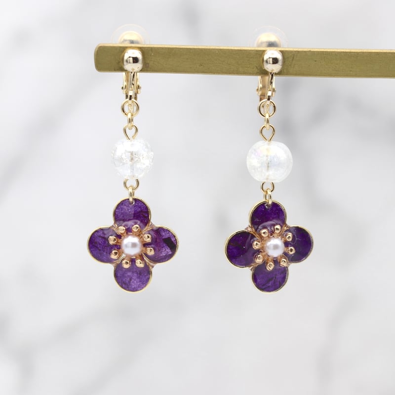 No.318　紫とガラスビーズ　夏のかけら　本物のお花のピアス　イヤリング No.318 紫とガラスビーズ 夏のかけら 本物のお花のピアス イヤリング
