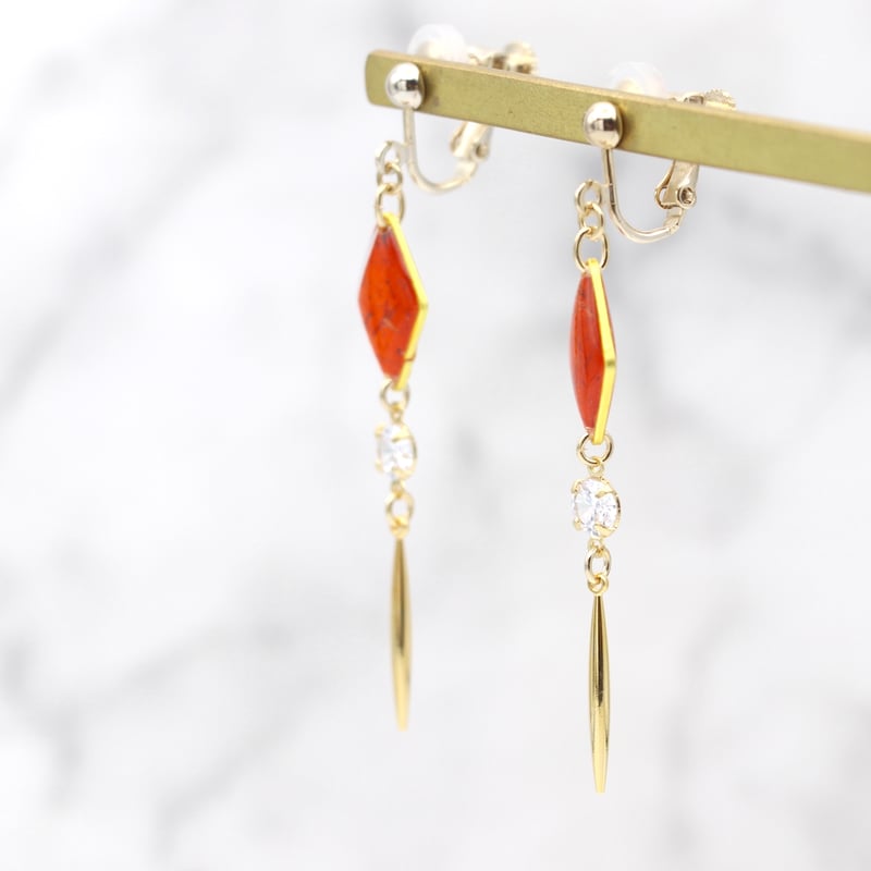 shishikui ピアス　オレンジ イヤリング・ピアス｜ひし形とスティック｜オレンジ | POOPOOPAPER