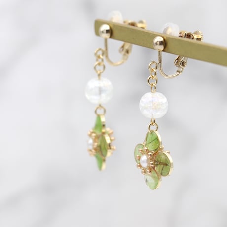 イヤリング・ピアス｜花とガラスビーズ｜緑