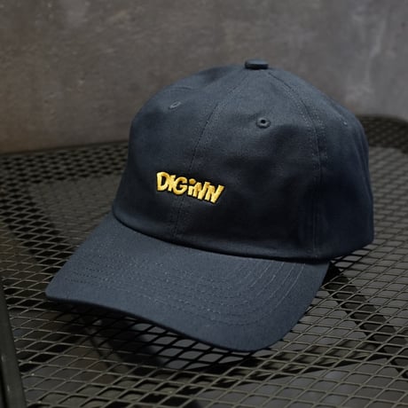 【DIGINN】刺繍ロゴキャップ (ネイビー)