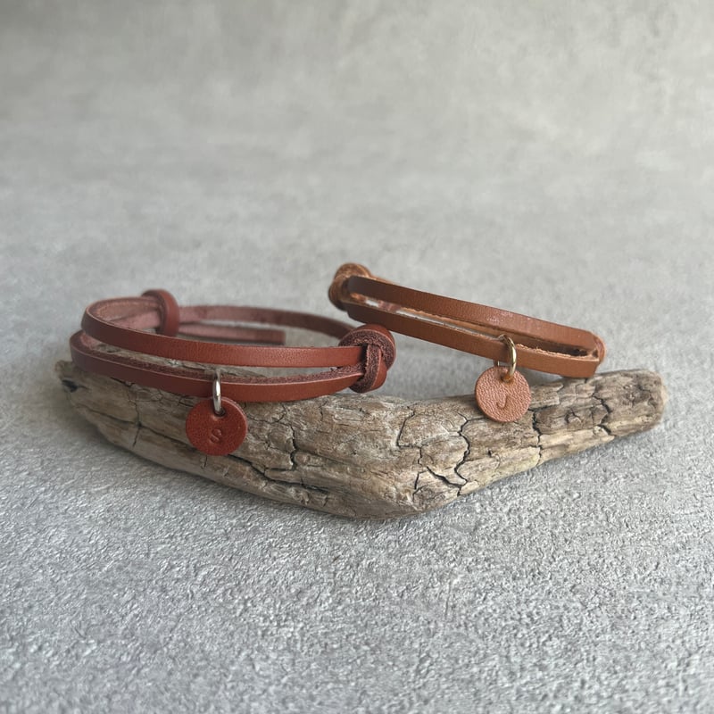 長さ調節可能！ペアで楽しむ本革レザーブレスレット ペアセット | Anne