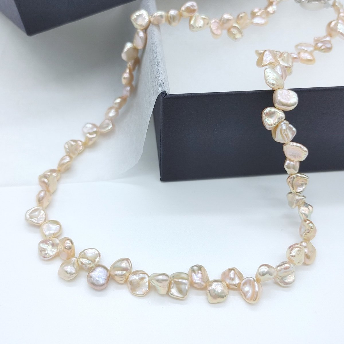 小粒な花びらパール ナチュラルオレンジネックレス | KJM-pearl