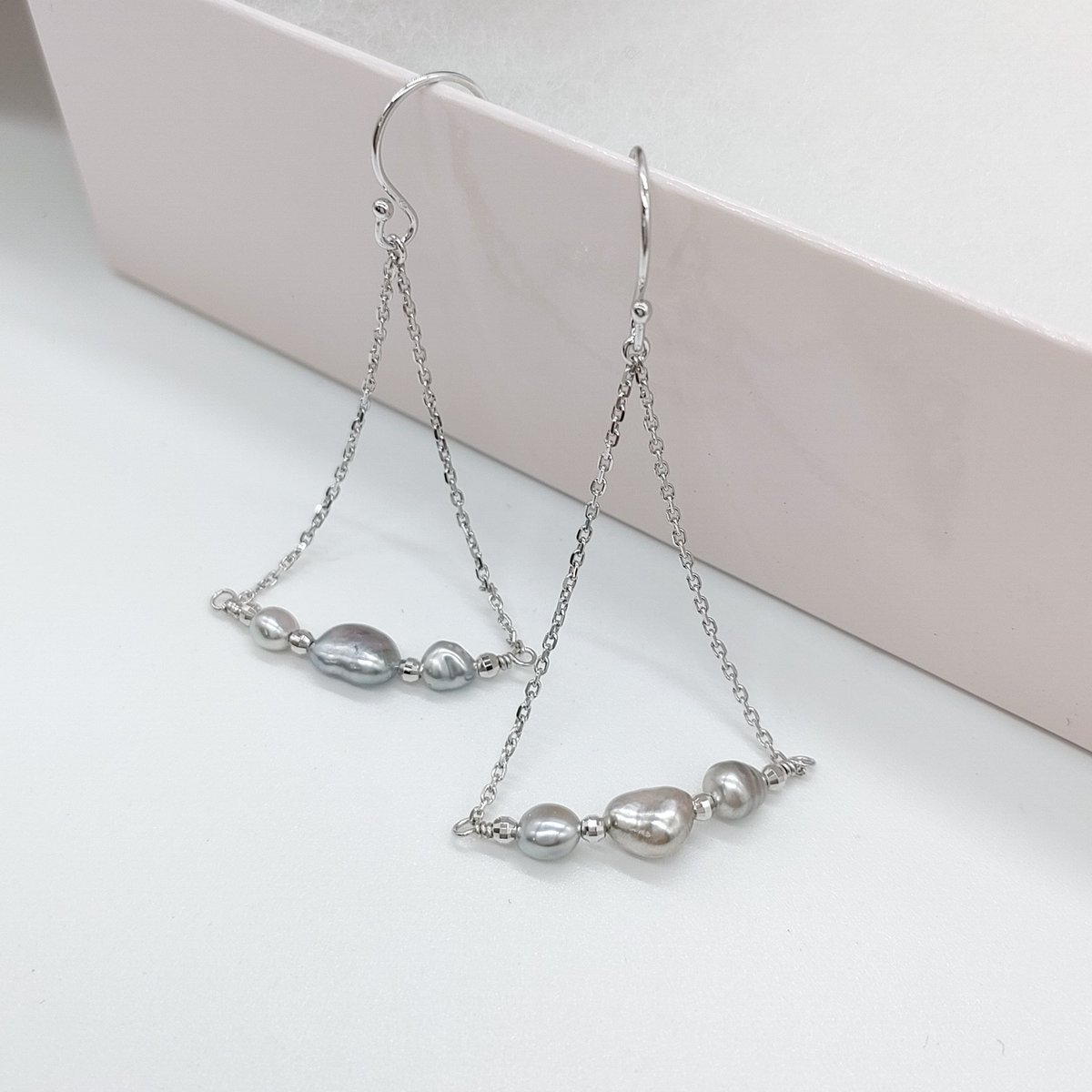 タヒチ ケシパール 揺れるピアス | KJM-pearl