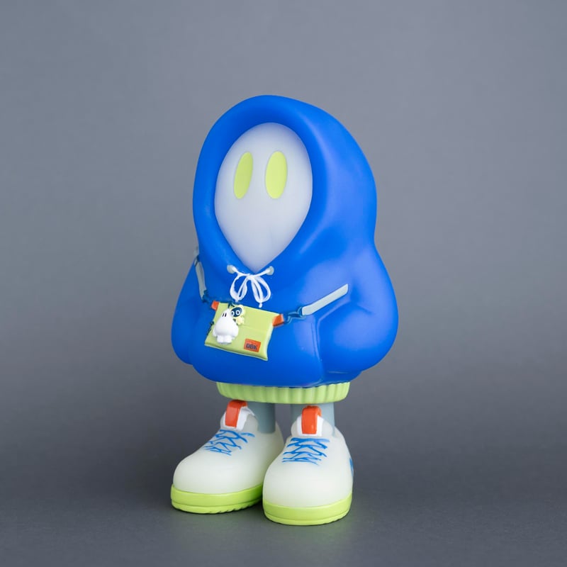 フードかぶりおばけちゃんのソフビ[蓄光BLUE] | ななしのおばけちゃん