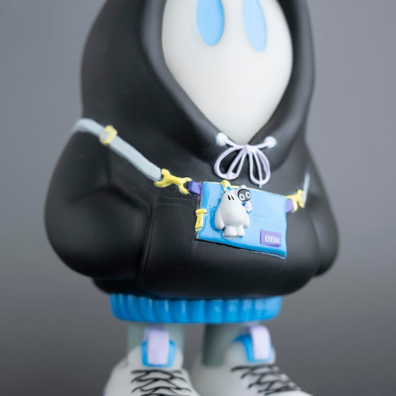 フードかぶりおばけちゃんのソフビ[蓄光BLACK] | ななしのおばけちゃん