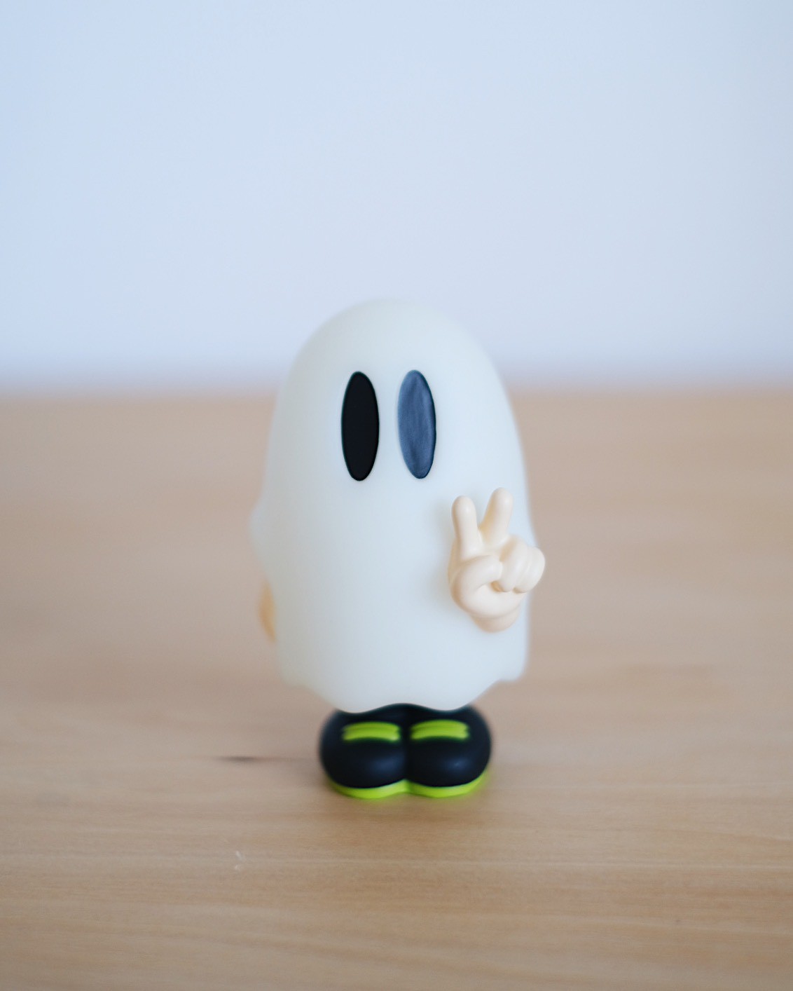 ななしのおばけちゃん 蓄光 ソフビ ピースおばけちゃんの蓄光ソフビ[MONO] | ななしのおばけちゃん