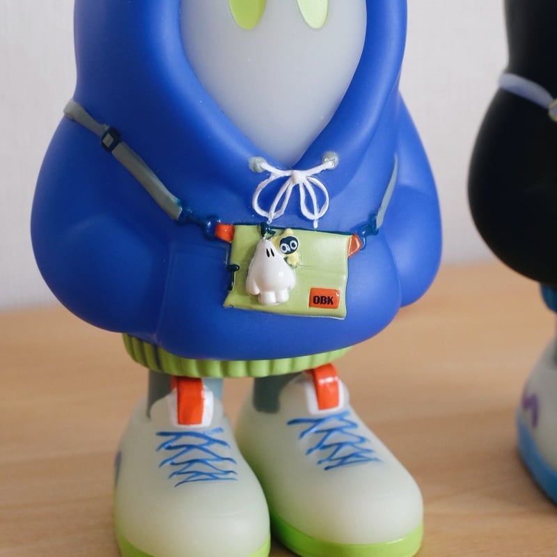 フードかぶりおばけちゃんのソフビ[蓄光BLUE] | ななしのおばけちゃん