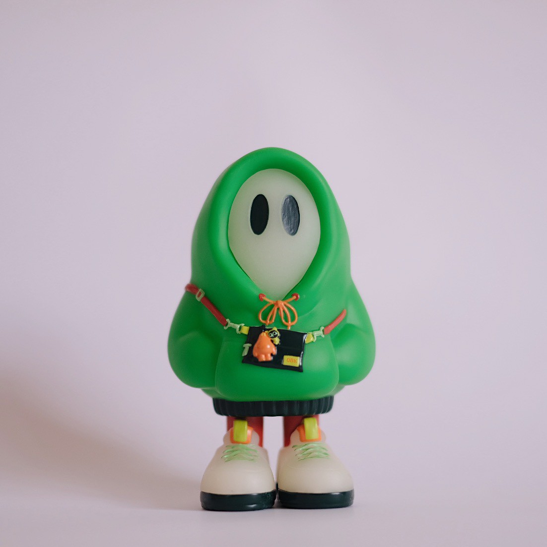 フードかぶりおばけちゃんのソフビ[蓄光RETRO GREEN] | ななしのおばけ