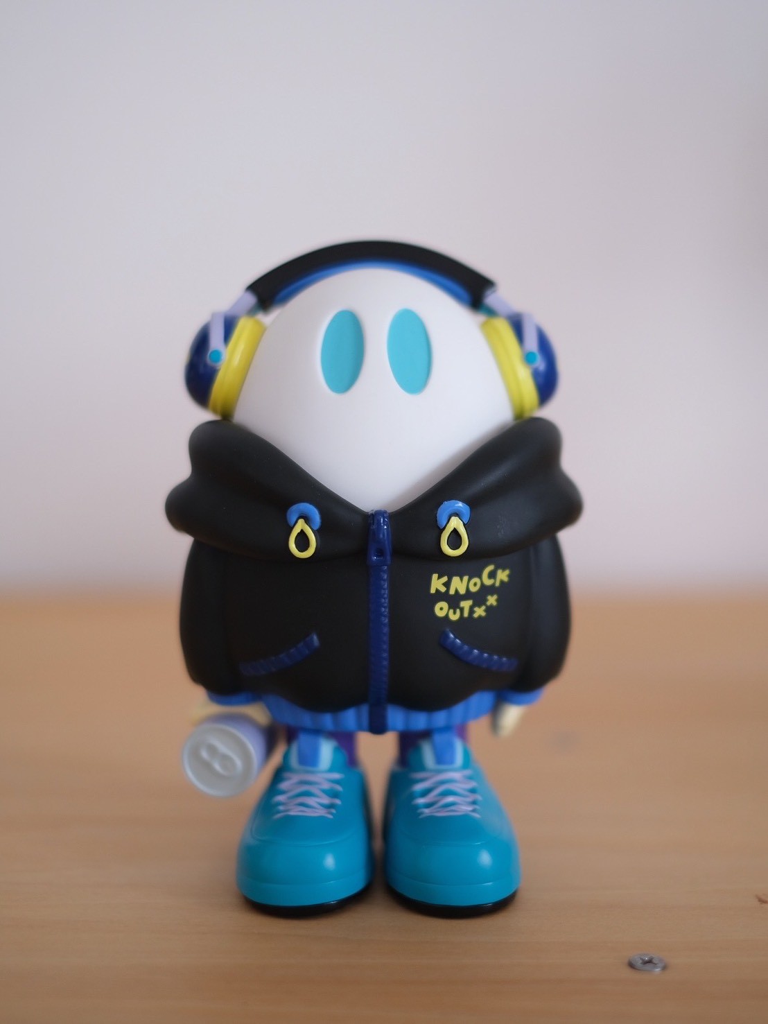 ヘッドホンおばけちゃんソフビ[BLACK] | ななしのおばけちゃん