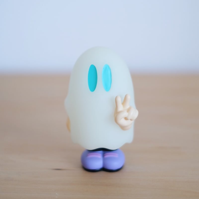 オバケガニ　ソフビ　蓄光 ピースおばけちゃんの蓄光ソフビ[SKYBLUE] | ななしのおばけちゃん