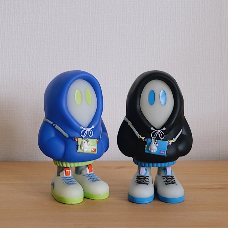 フードかぶりおばけちゃんのソフビ[蓄光BLACK] | ななしのおばけちゃん