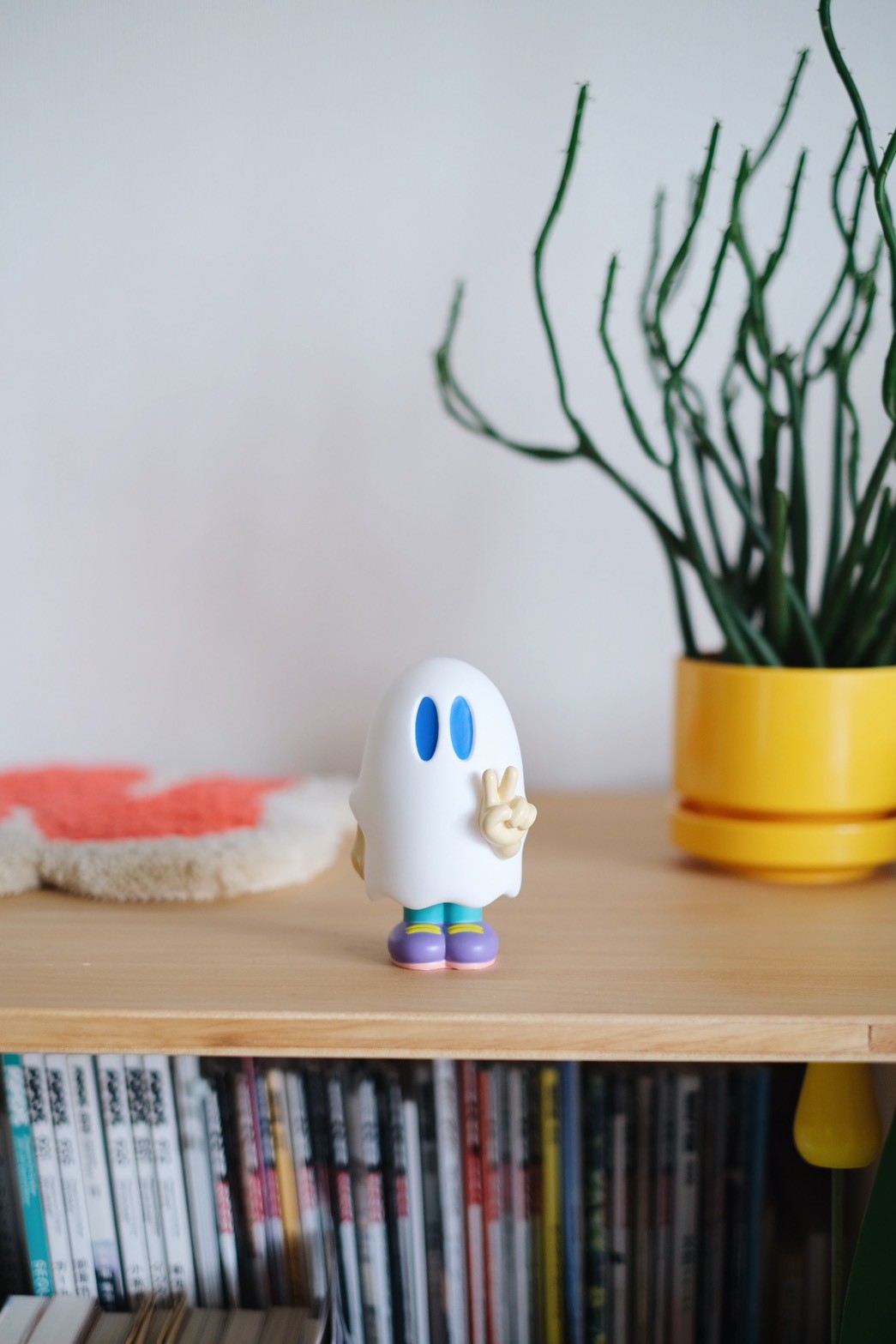 ピースおばけちゃんのソフビ/BLUE | ななしのおばけちゃんオンラインストア