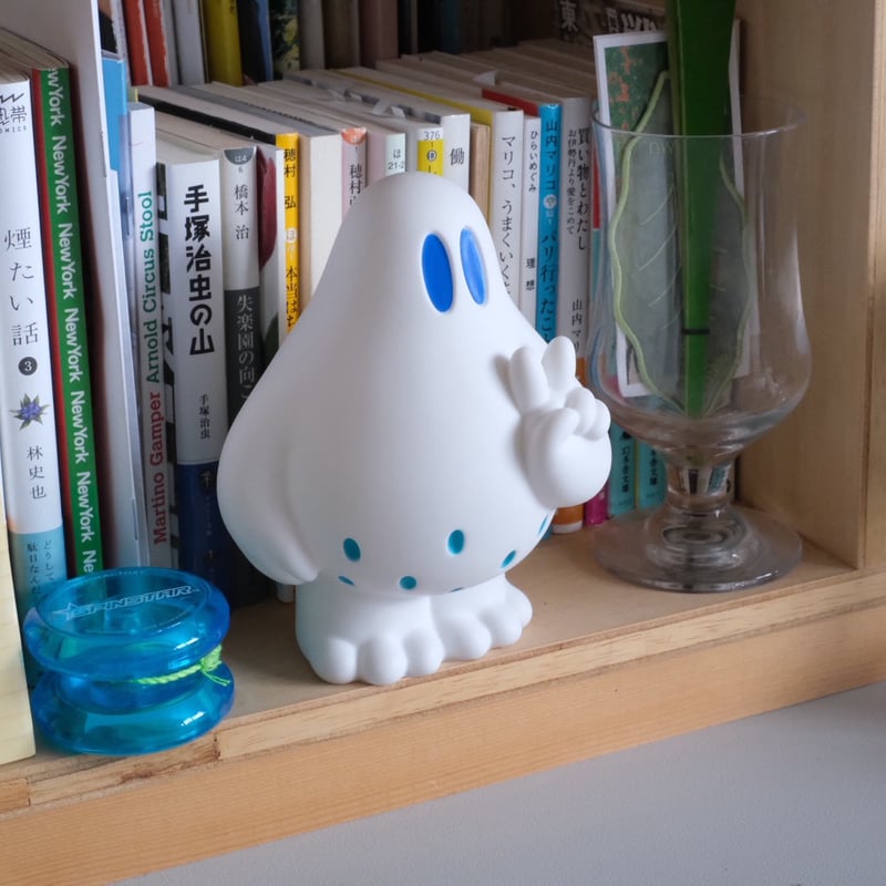 ピースイエティ君のソフビ /BLUE | ななしのおばけちゃんオンラインストア