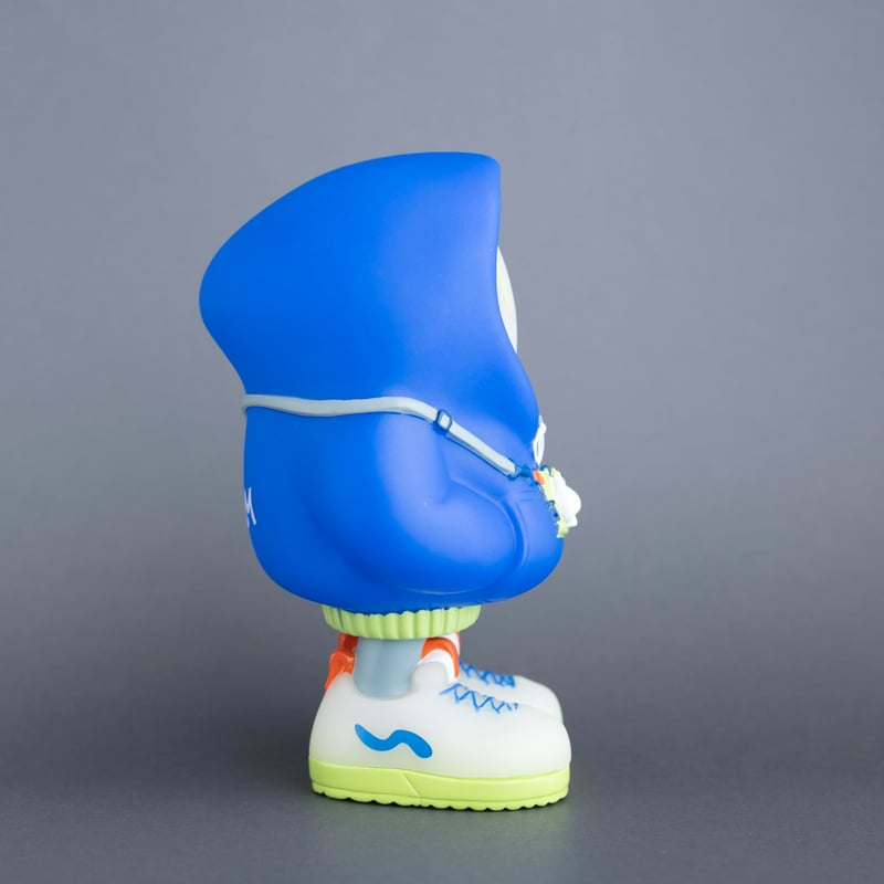 フードかぶりおばけちゃんのソフビ[蓄光BLUE] | ななしのおばけちゃん