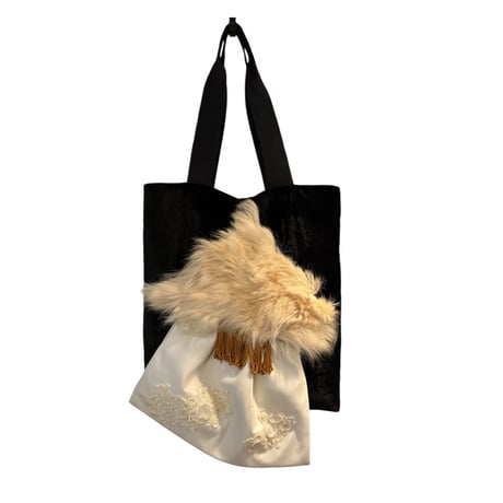 Decoratively remade tote bag