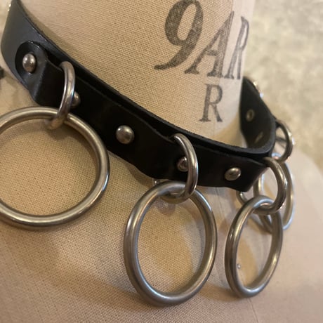 five ring punlish choker