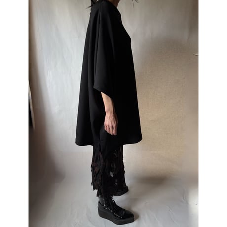black big-cut clothing