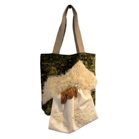 Decoratively remade tote bag