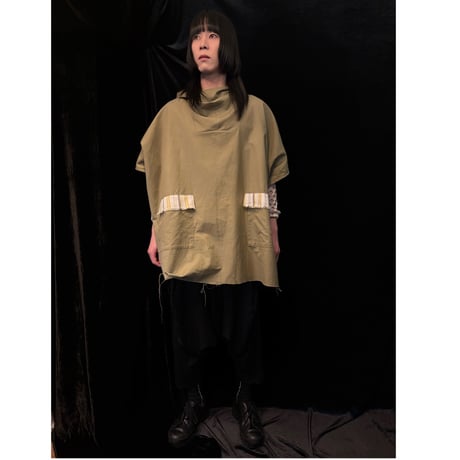 Loose silhouette large poncho