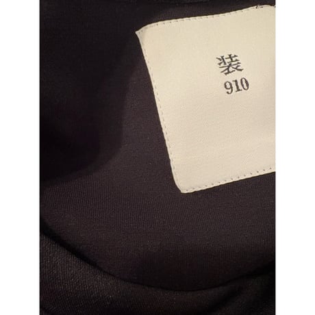 black big-cut clothing