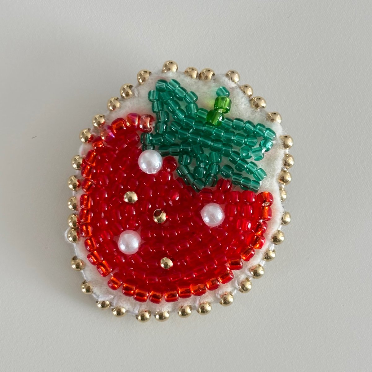プローチ いちご🍓strawberry brooch pin | mama happy
