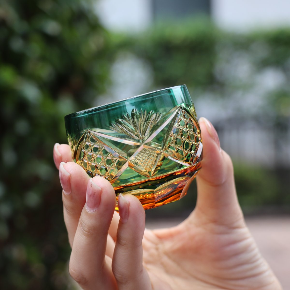 ギヤマン切子　金彩 猪口「綾切子」 アンバー/グリーン | グラスアート黒木 | 公式