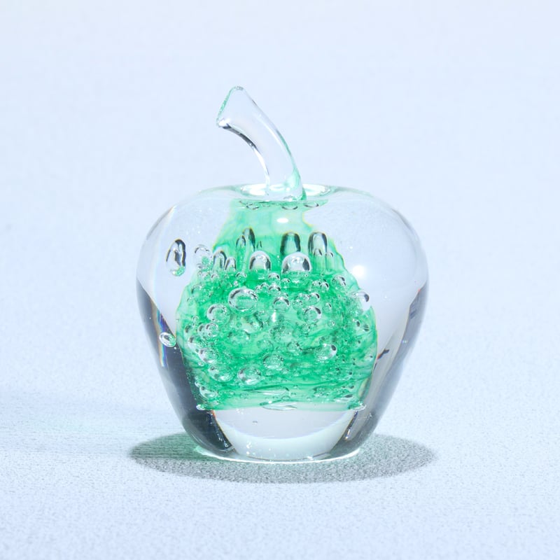オブジェ「りんご 渚」 グリーン | グラスアート黒木 | 公式オンライン