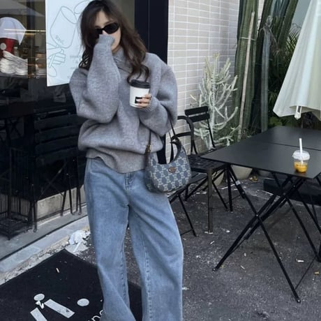 無地ニットセーター秋冬シンプルおしゃれ着回し
