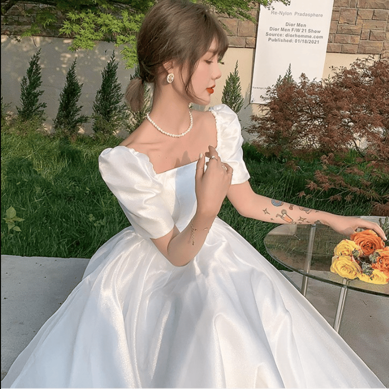 結婚式 前撮り ウエディングドレス サテン スクエアネック | DYH