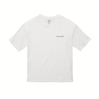 ビッグシルエット Tシャツ（胸元 ロゴ）