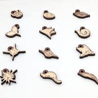 「イムリの道具」ウッドキーホルダー【三宅乱丈 イムリ 大供覧展】