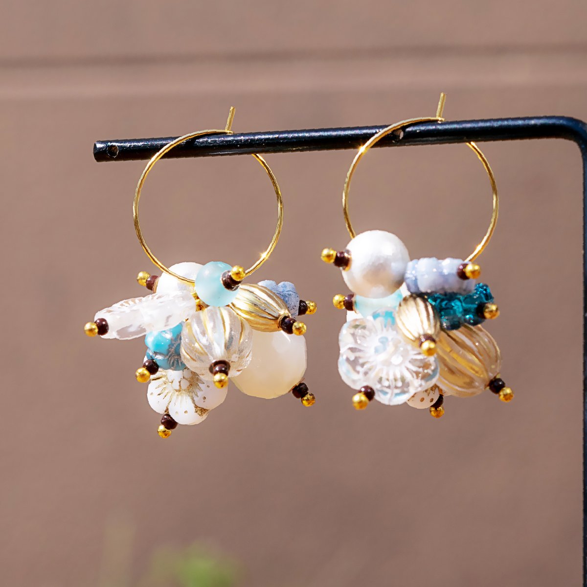 bouquet- ピアス フープピアス 金属アレルギー対応 揺れるチェコビーズ 