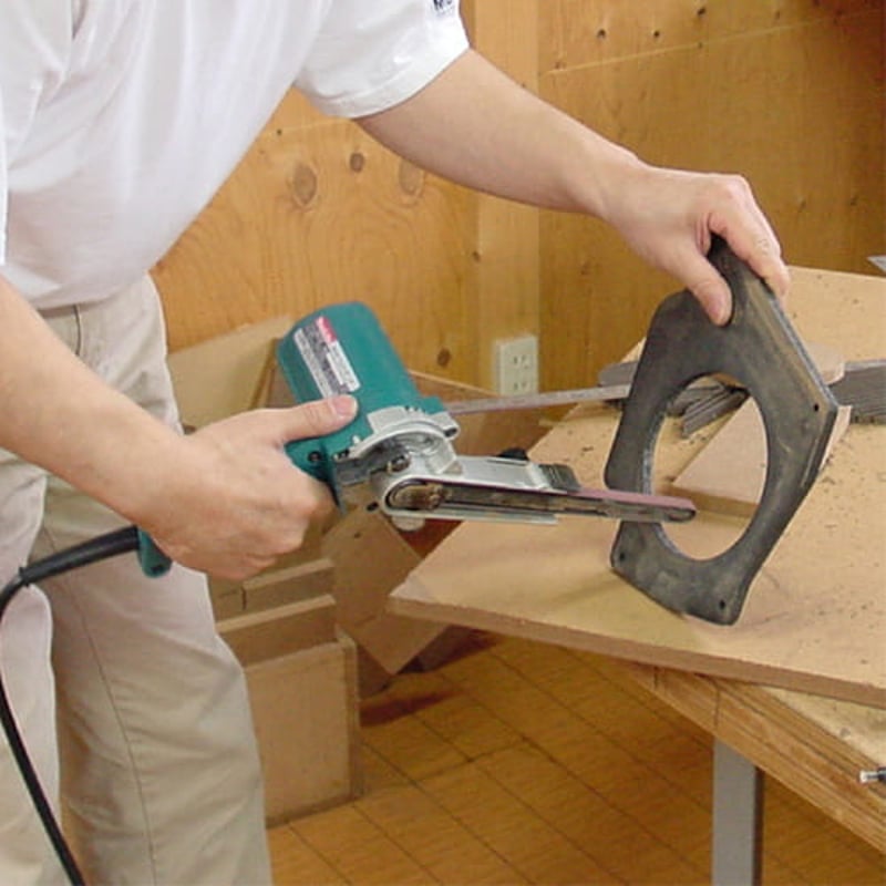 makita(マキタ) 100V9mmベルトサンダー ベビーサンダー 9032 1泊2日