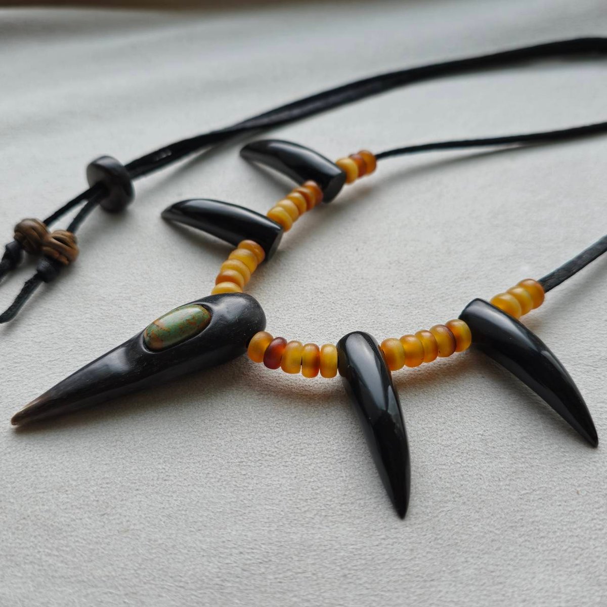 水牛の角 ライジングフェニックスターコイズのシャーマンネックレス