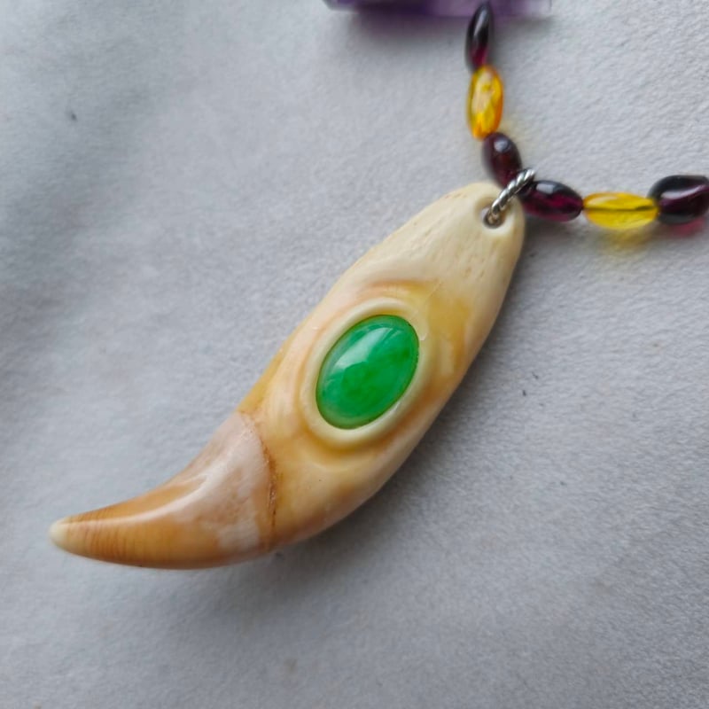 ヒグマの牙 族長の首飾り | 鹿角工房～イランカラプテ～