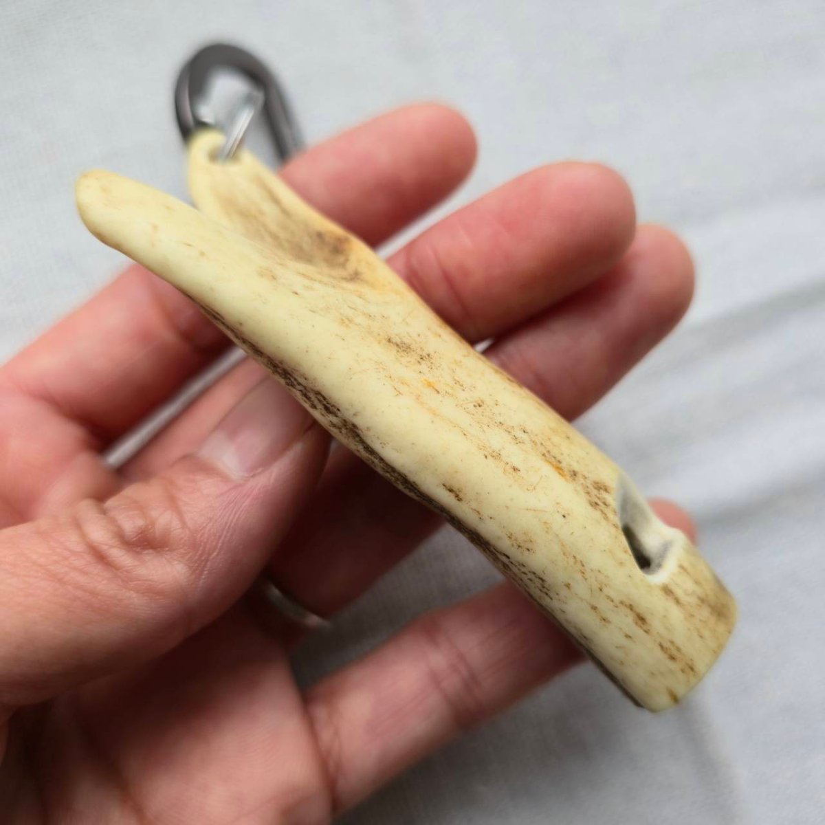 蝦夷鹿の角笛 mont-bellカラビナ#4 | 鹿角工房～イランカラプテ～