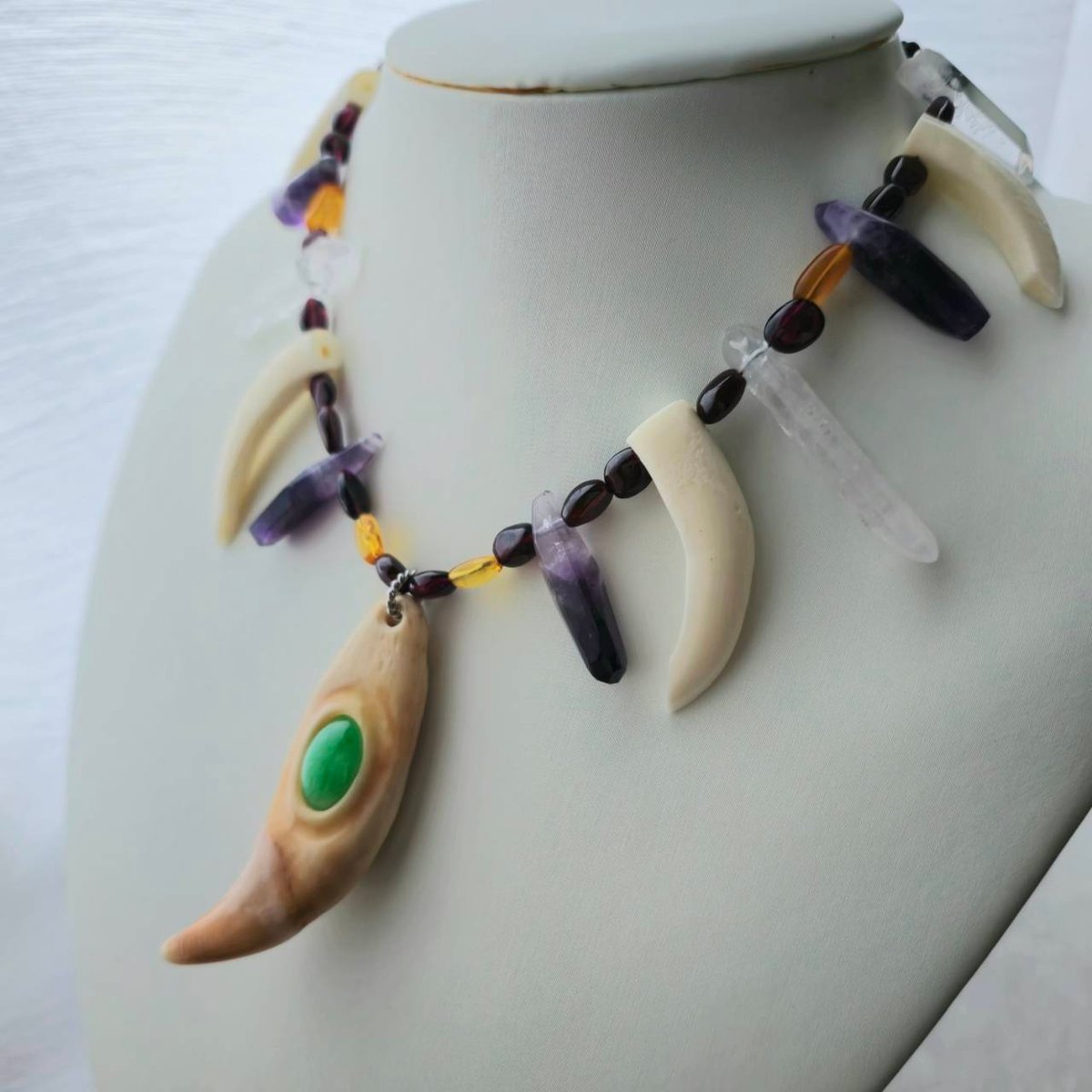 ヒグマの牙 族長の首飾り | 鹿角工房～イランカラプテ～