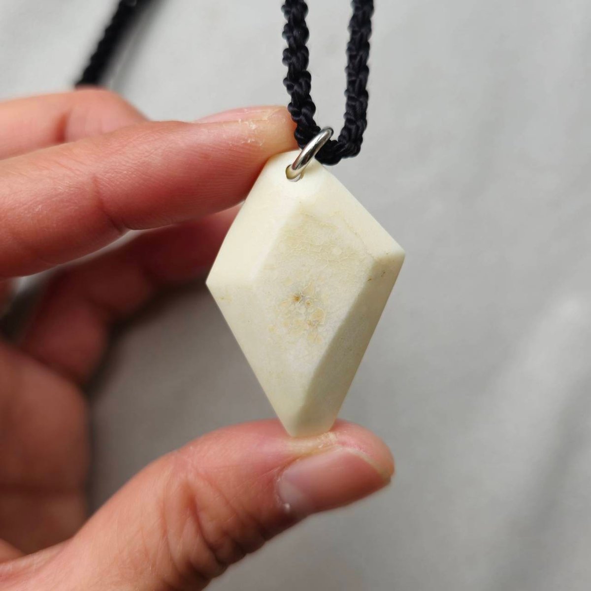 鹿の角 アンモライトのネックレス 鹿の角 アンモライトのペンダント#4 | 鹿角工房～イランカラプテ～
