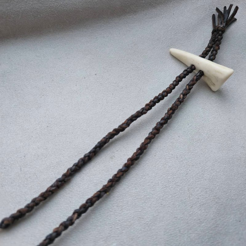 ヒグマの牙 族長の首飾り | 鹿角工房～イランカラプテ～