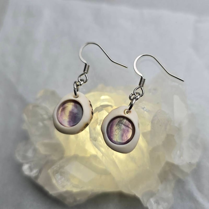 鹿の角 フローライトのピアス | 鹿角工房～イランカラプテ～