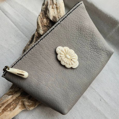 鹿の角 ローマングラスのペンダント#2 鹿の角 | STORES
