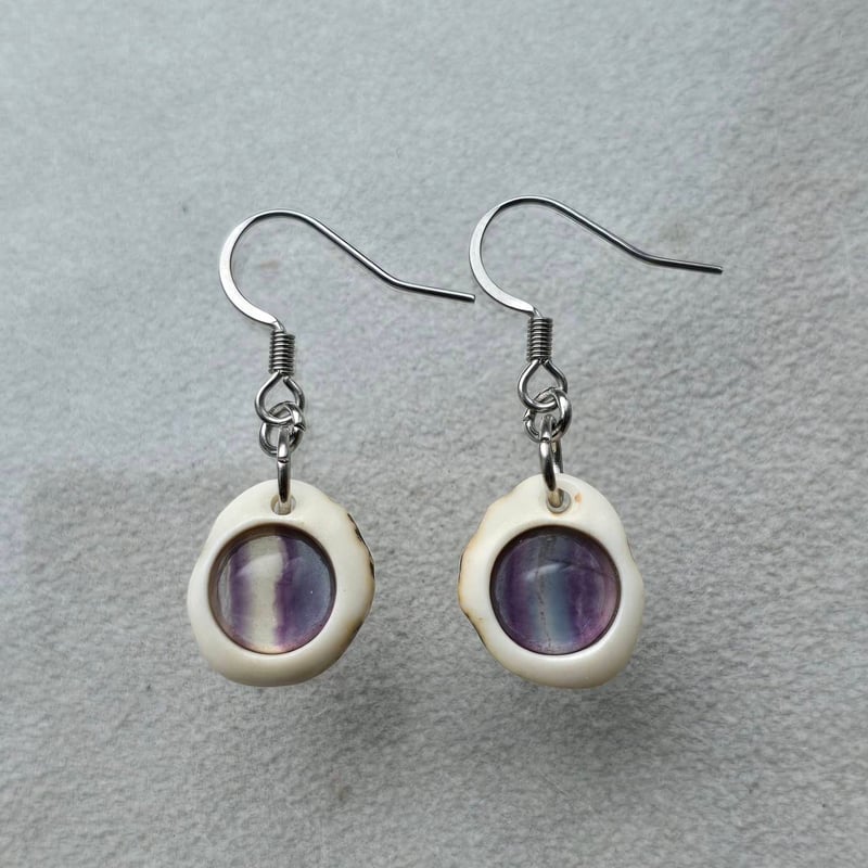 鹿の角 フローライトのピアス | 鹿角工房～イランカラプテ～