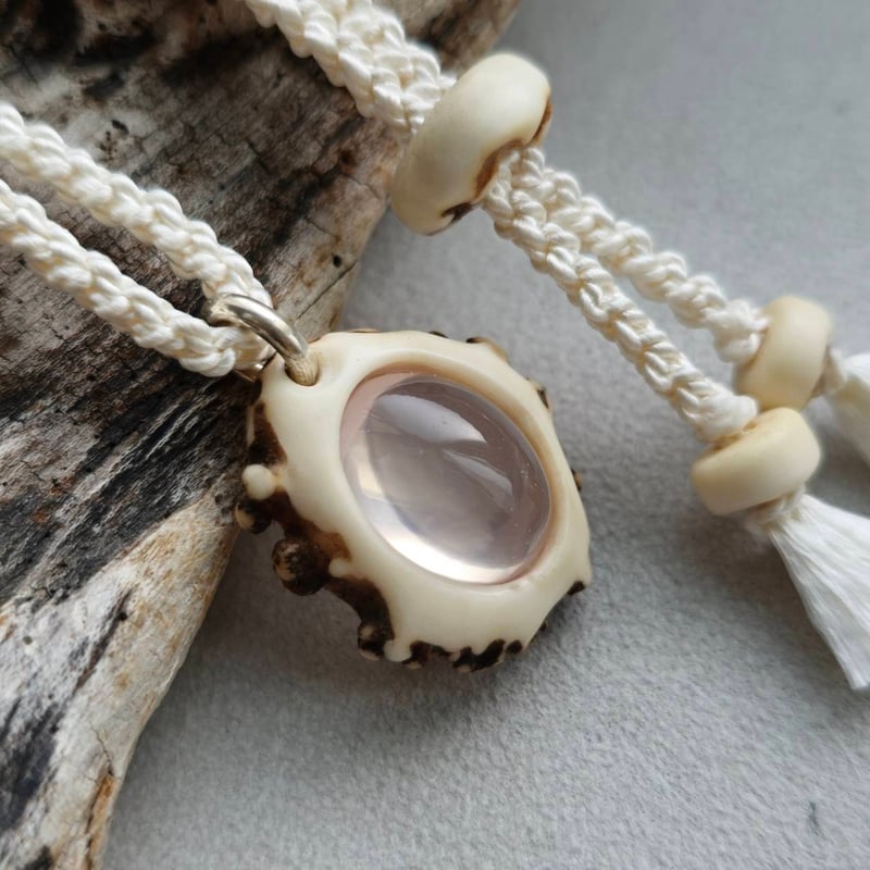 鹿の角 スターローズクォーツのペンダント | 鹿角工房～イランカラプテ～