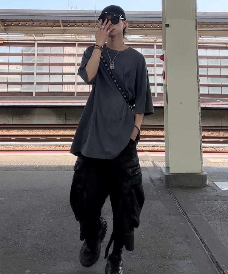 Volff オーバーフィットヴィンテージロゴTシャツ チャコール OVER FIT LOGO VINTAGE T-SHIRT / CHARCOAL | Volff